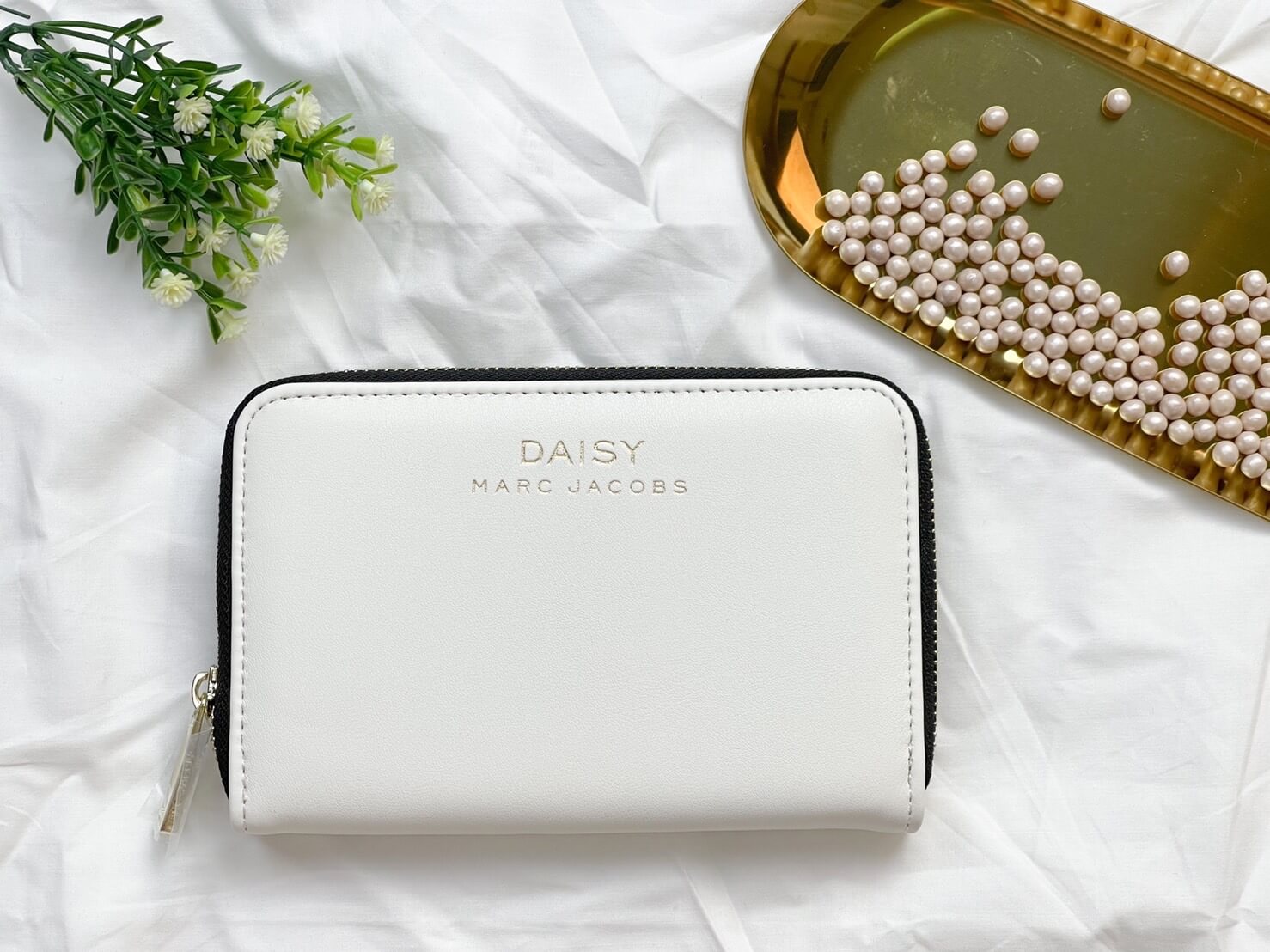 MARC JACOBS Daisy Pouch